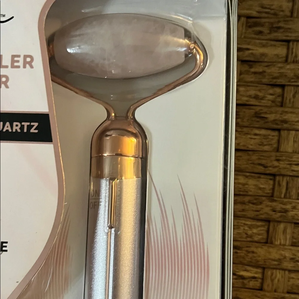 Flawless Contour Facial Roller and Massager